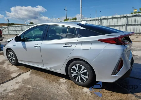 2019 Toyota Prius Prime z USA, uszkodzony, nr VIN JTDKARFP5K3112891